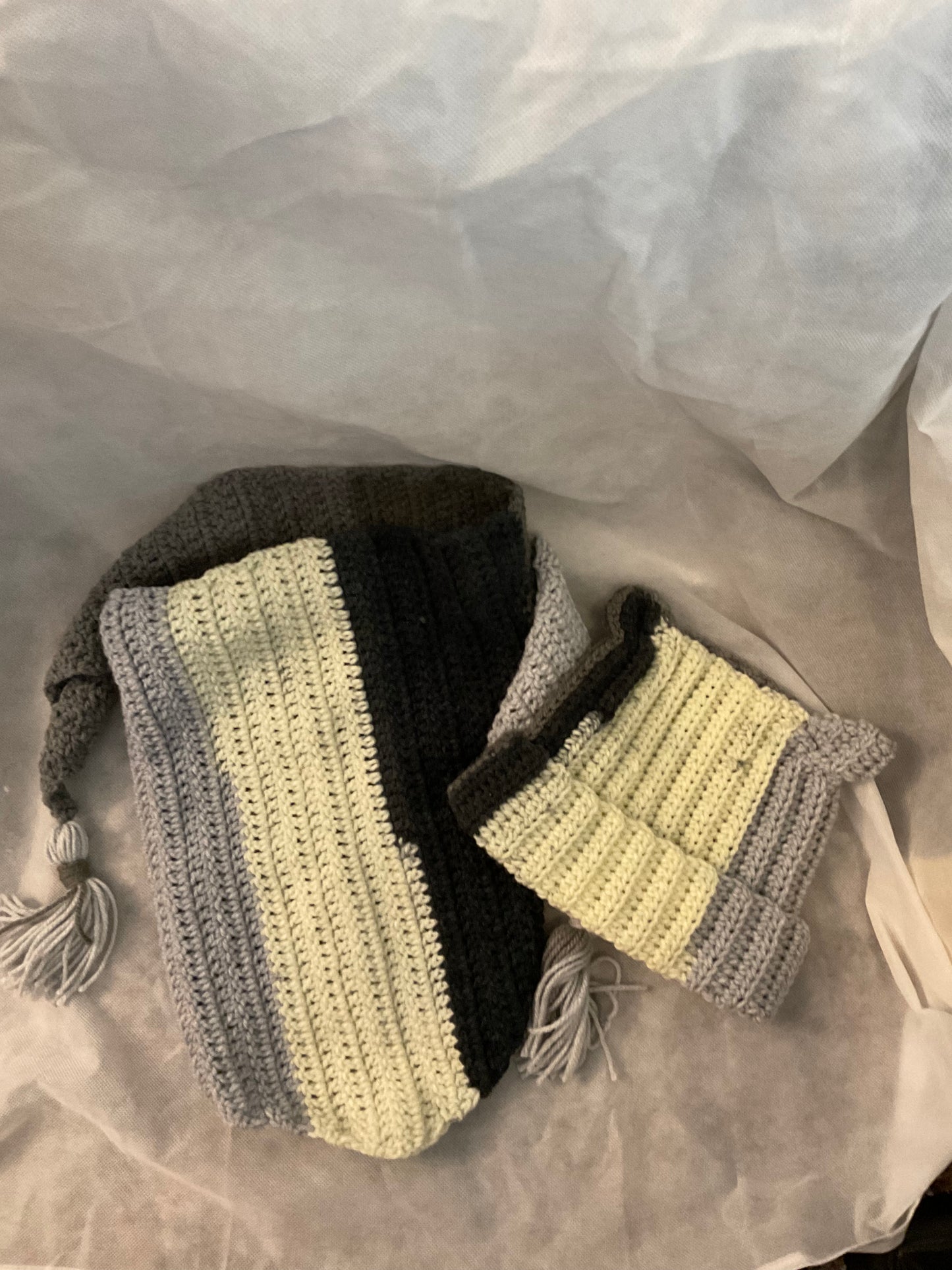 Bear beanie and scarf￼set